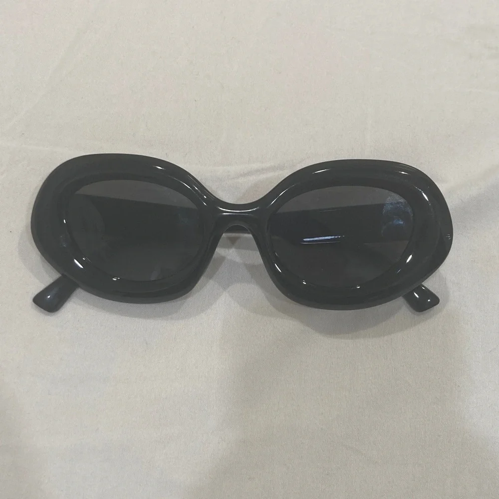 Women’s Black Oversized Oval Sunglasses